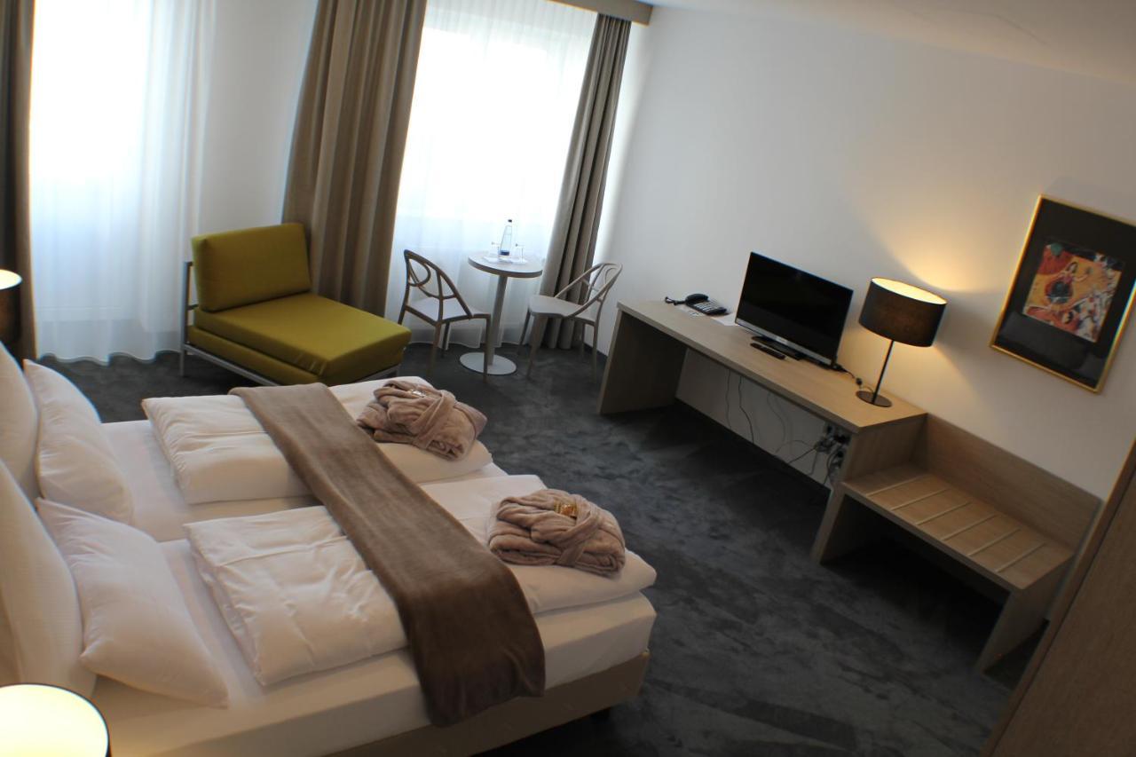 Garni Hotel Schmaus Viechtach Buitenkant foto