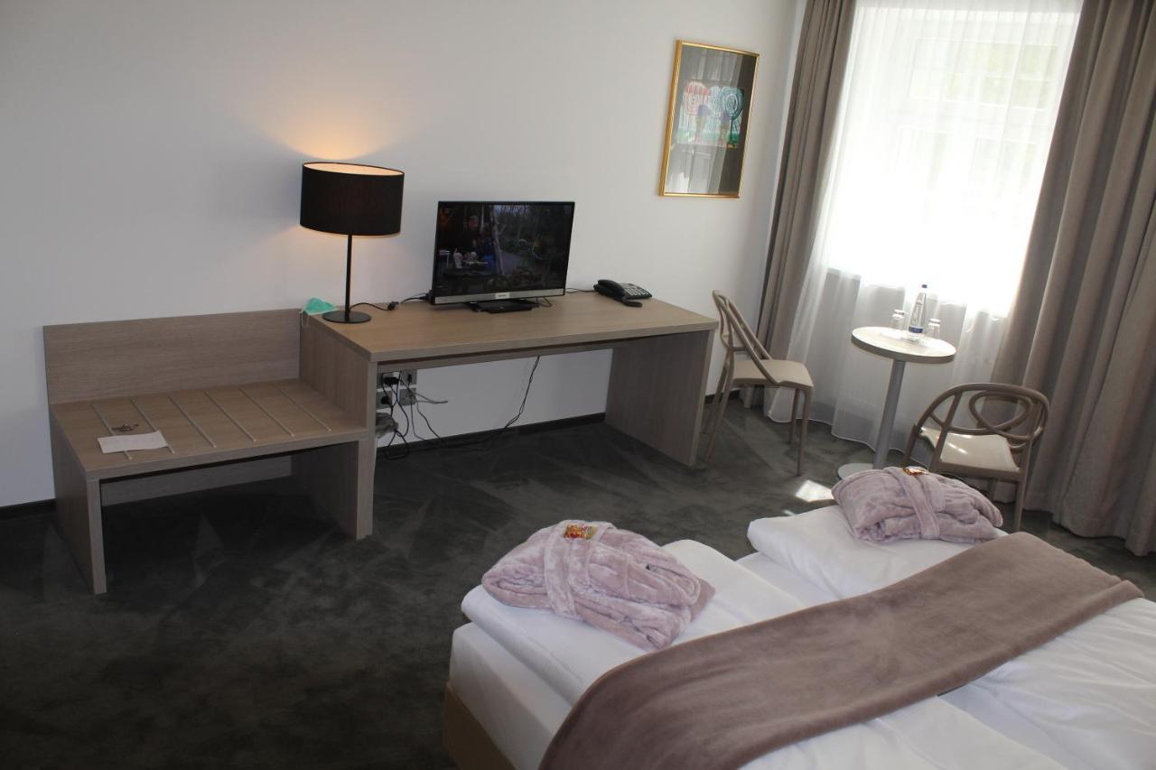 Garni Hotel Schmaus Viechtach Buitenkant foto