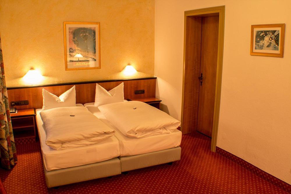 Garni Hotel Schmaus Viechtach Buitenkant foto