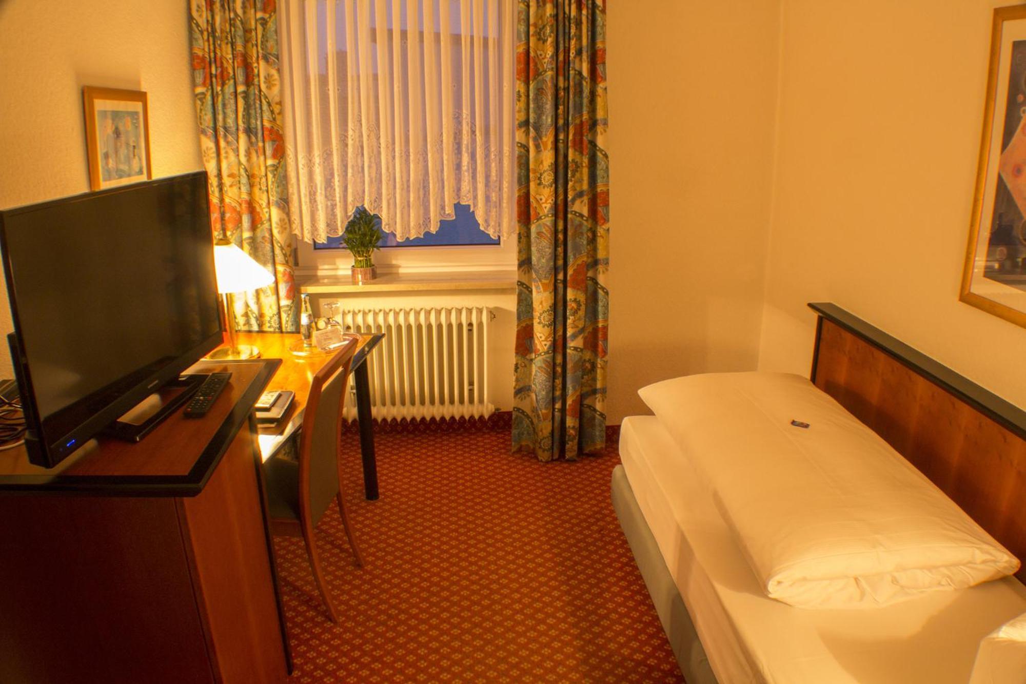 Garni Hotel Schmaus Viechtach Buitenkant foto